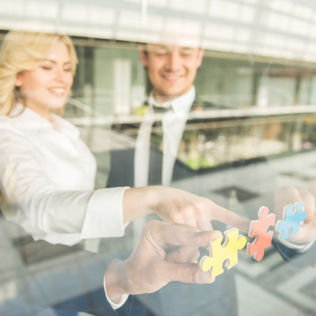 build solution Picture of business people being innovative