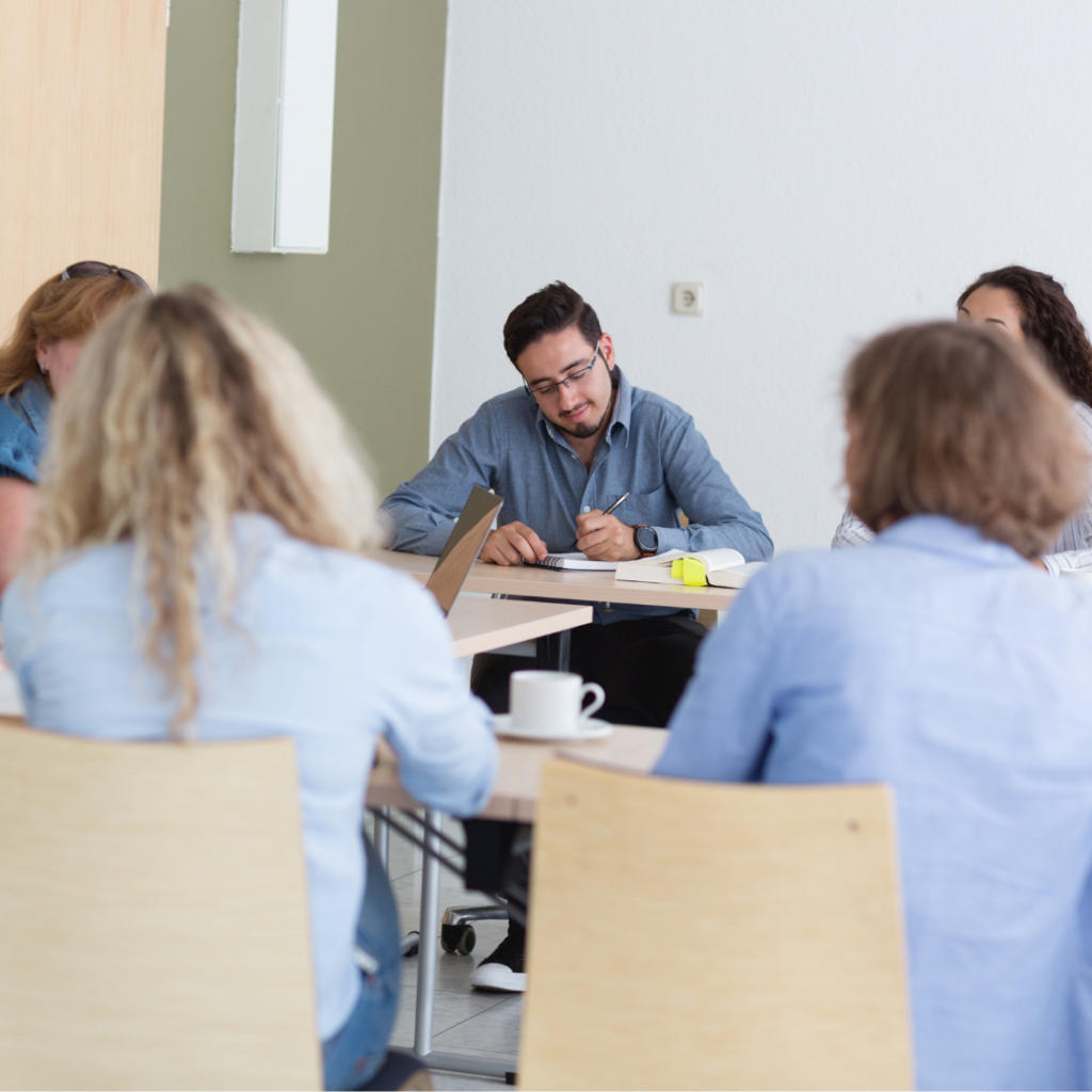 organisational culture 1.1 Picture of a business meeting